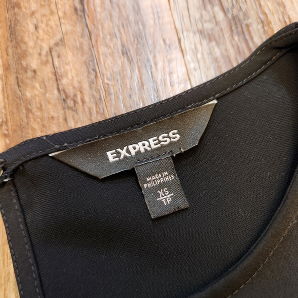 Express Top - Picture 3 of 6